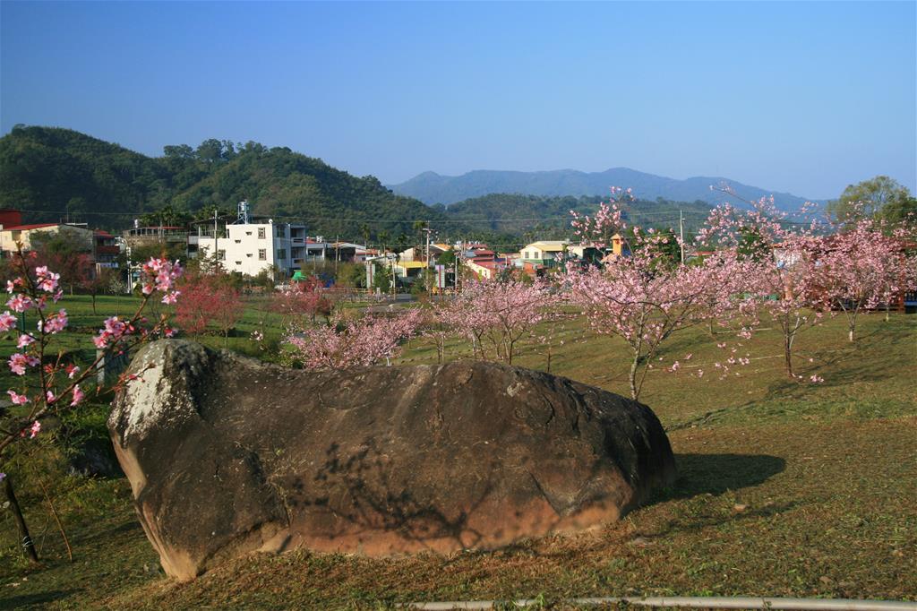 小半天石馬公園